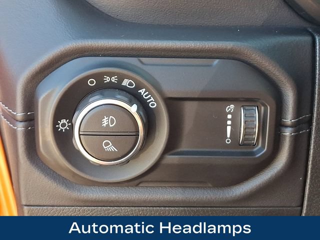 Used 2025 Jeep Gladiator Sport AWD/4WD image 9