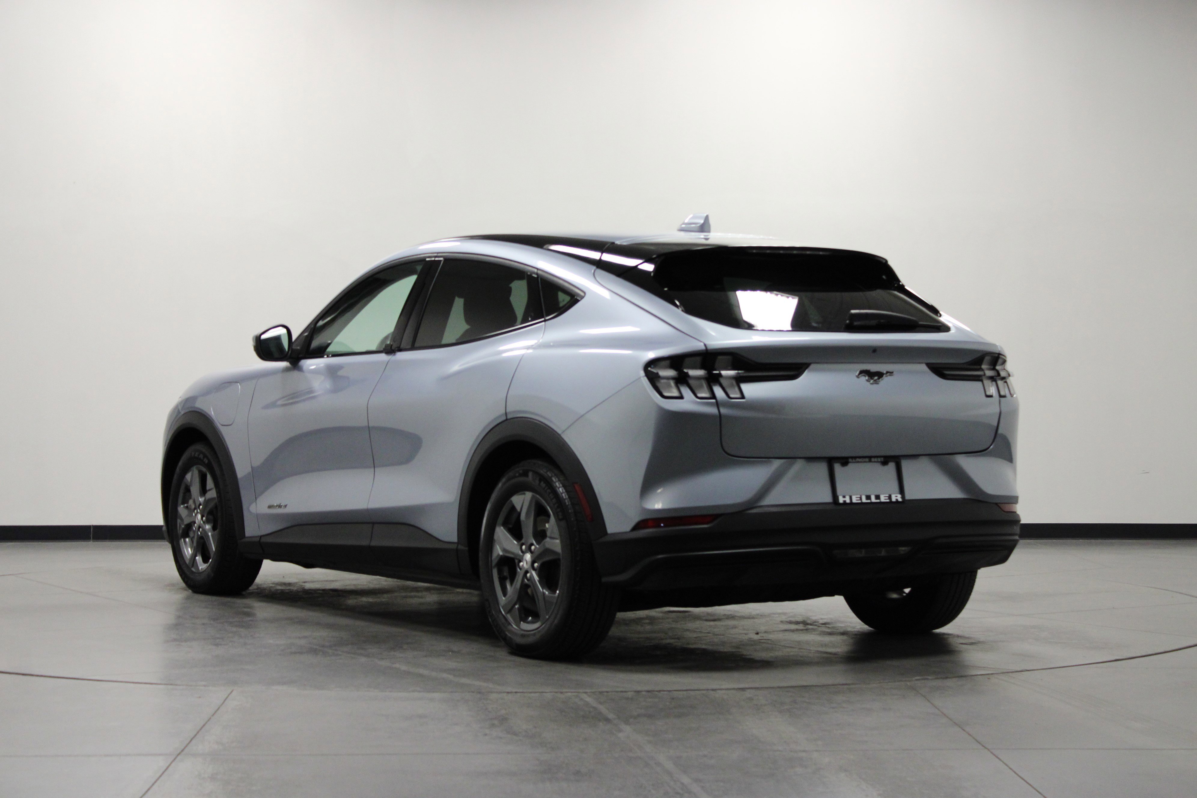 Used 2022 Ford Mustang Mach-E Select image 6