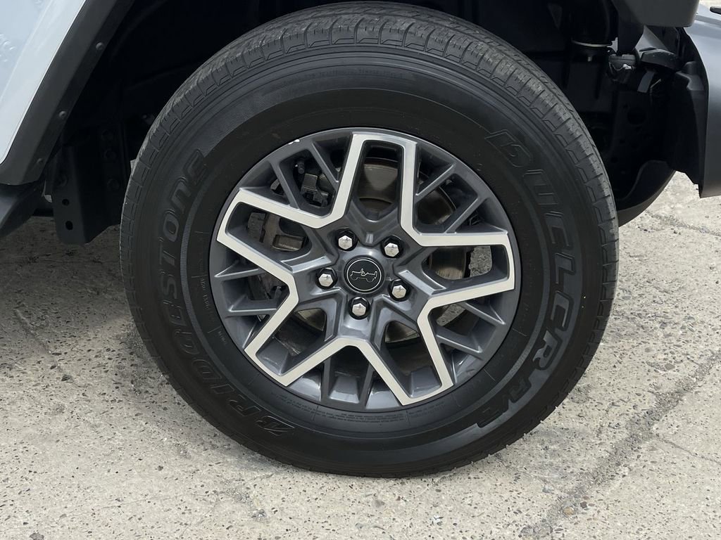 Used 2024 Jeep Wrangler Sahara image 31
