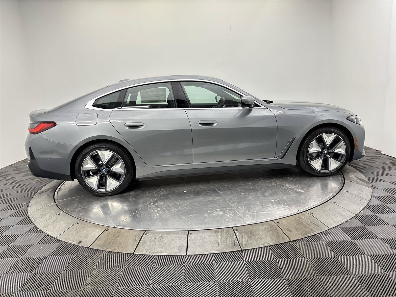 New 2026 BMW i4 xDrive40i w/ Parking Assistance Package AWD/4WD image 17