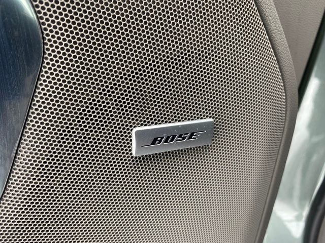 Used 2024 GMC Yukon SLT w/ SLT Luxury Package image 19