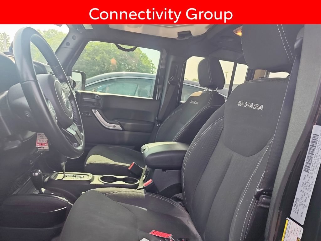 Used 2017 Jeep Wrangler Unlimited Sahara w/ Connectivity Group AWD/4WD image 6