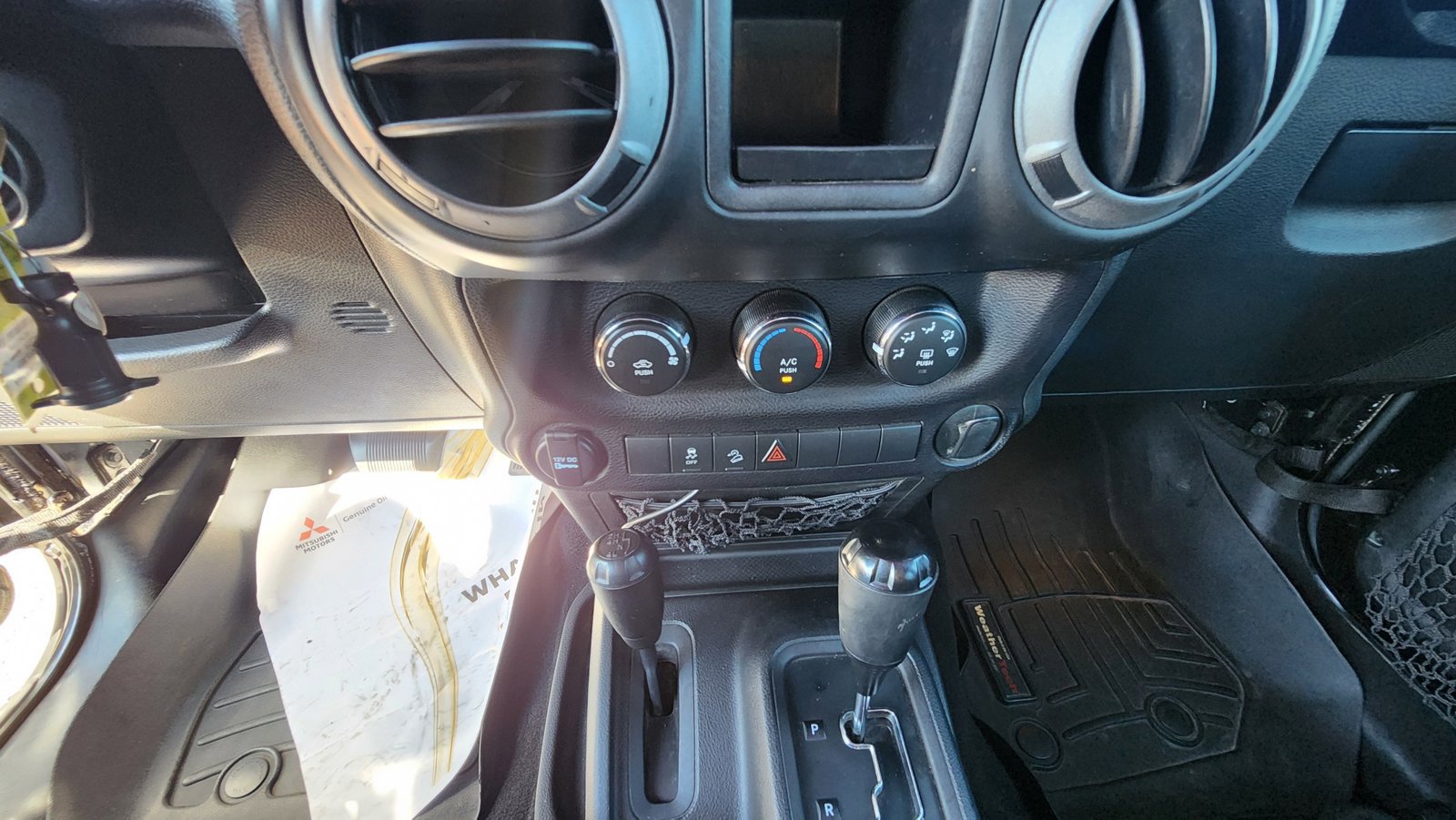 Used 2015 Jeep Wrangler Unlimited Sport AWD/4WD image 17