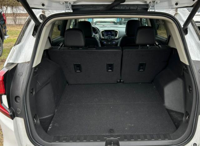 Used 2022 GMC Terrain Denali w/ Denali Premium Package image 5