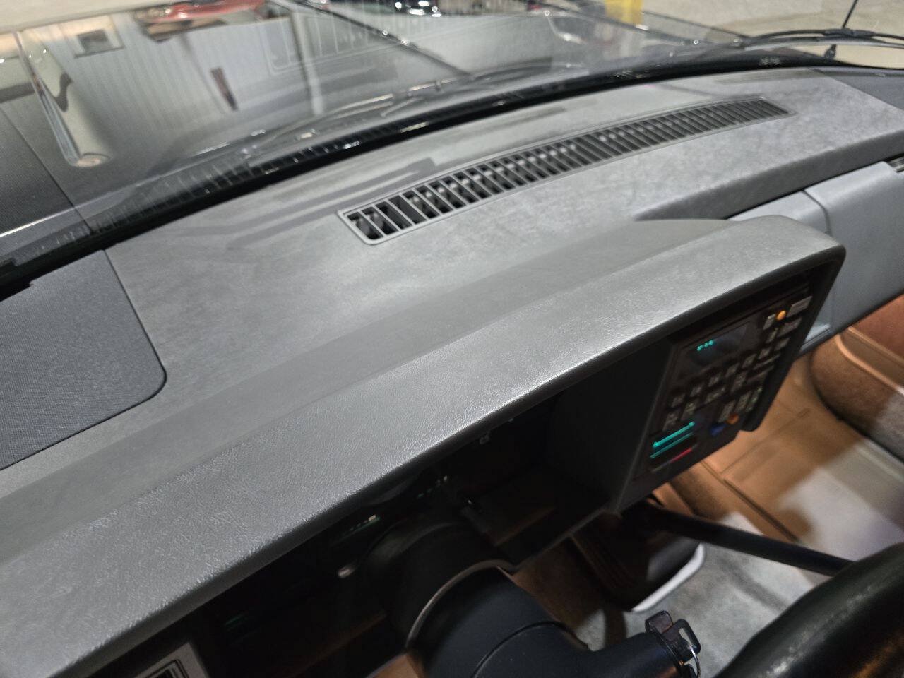 Used 1990 Chevrolet Silverado 1500 2WD Regular Cab image 35