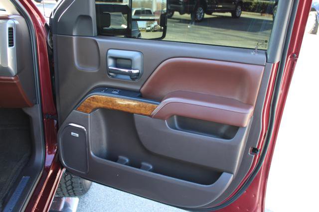 Used 2015 Chevrolet Silverado 1500 High Country w/ High Country Premium Package image 34