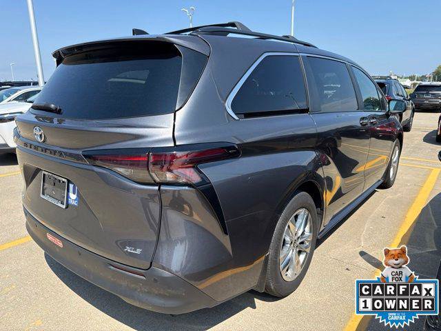 Certified 2025 Toyota Sienna XLE w/ XLE Plus Package AWD/4WD image 9