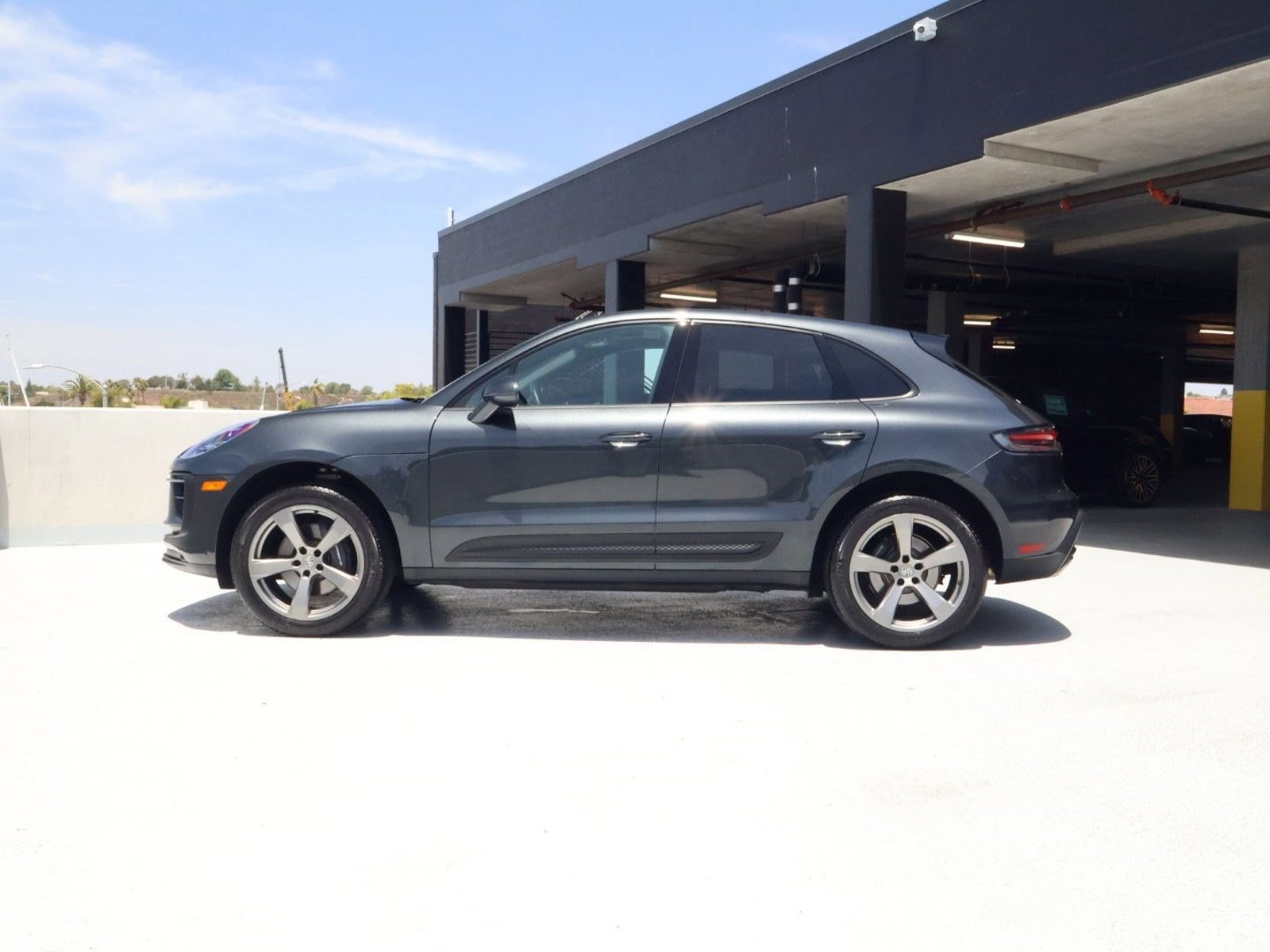 Certified 2024 Porsche Macan AWD/4WD video 2