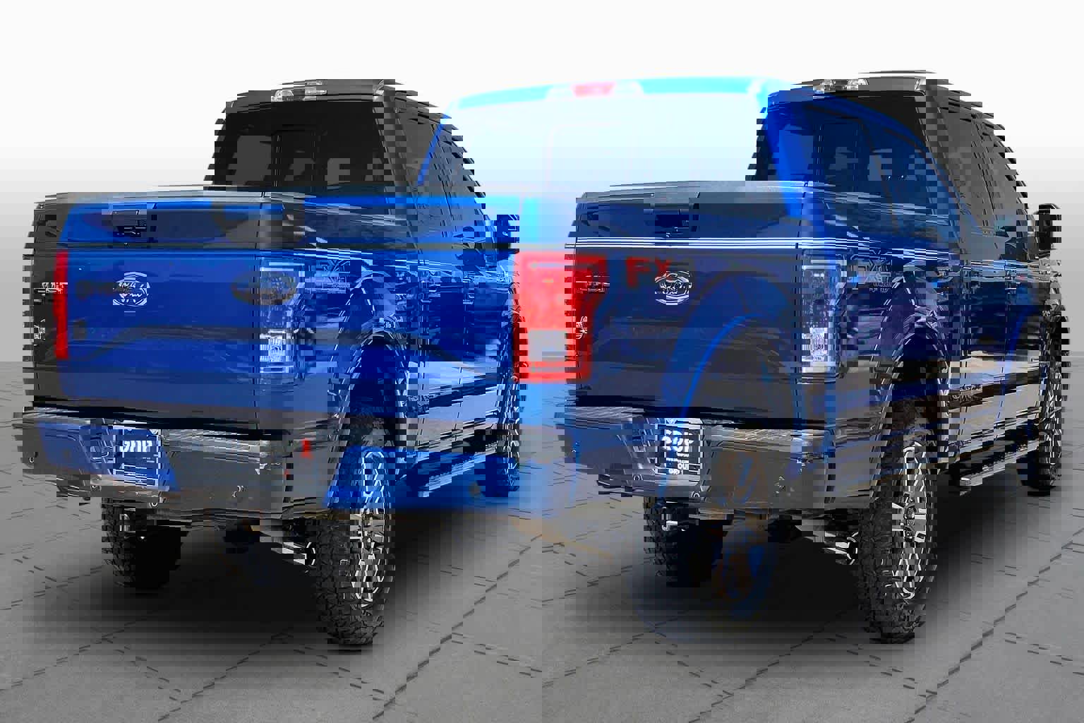 Used 2017 Ford F150 XLT w/ Equipment Group 302A Luxury AWD/4WD image 13