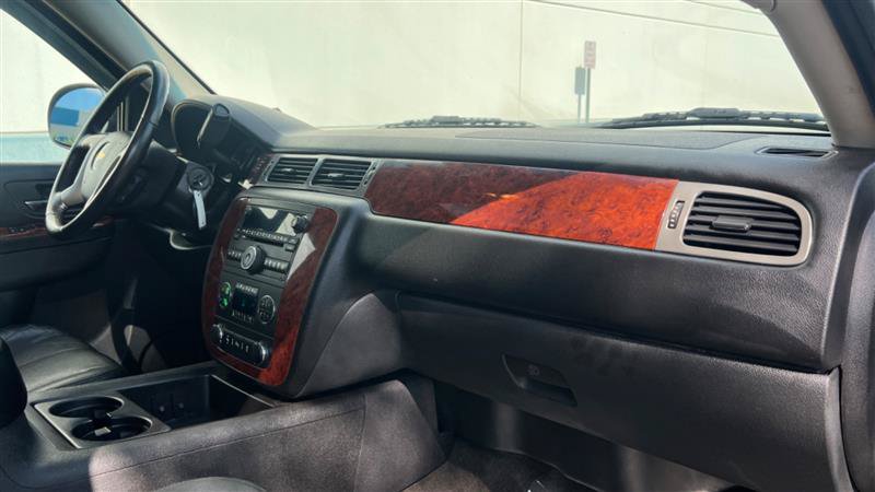 Used 2013 Chevrolet Avalanche LT RWD image 57