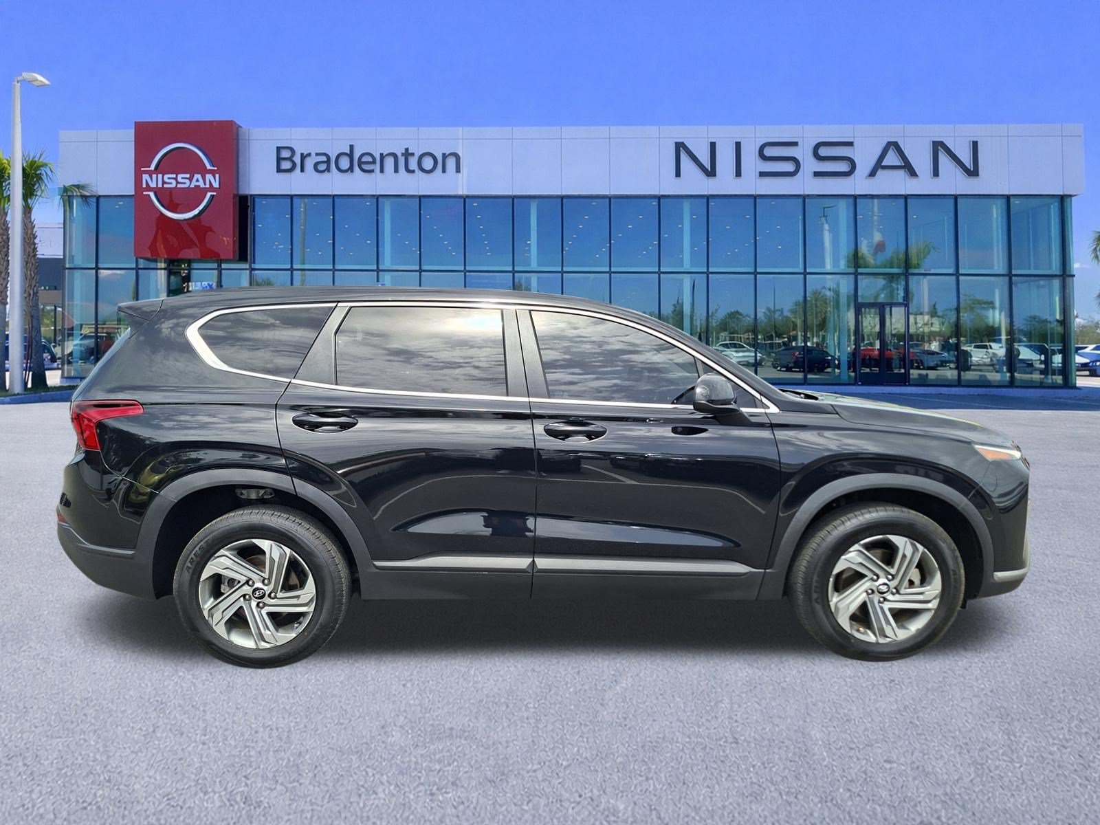 Used 2021 Hyundai Santa Fe SE AWD/4WD image 4