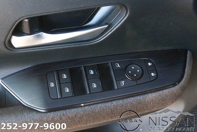 Used 2025 Nissan Kicks SV w/ Charging Package image 11