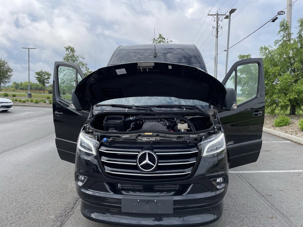 Used 2024 Mercedes-Benz Sprinter 3500 image 11