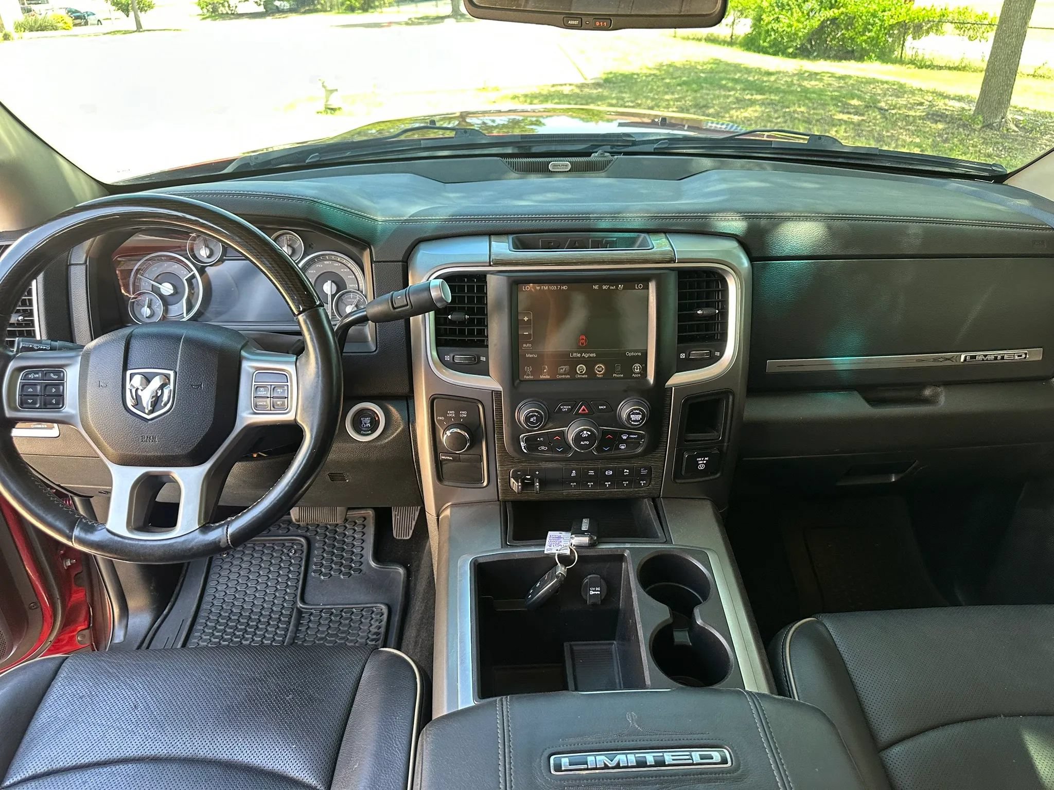 Used 2015 RAM 2500 Limited AWD/4WD image 28