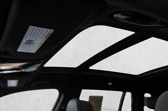 Used 2024 BMW X7 xDrive40i w/ Executive Package image 11