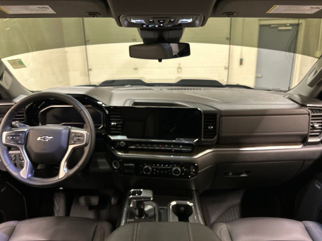 Used 2024 Chevrolet Silverado 1500 LT Trail Boss w/ LT Trail Boss Premium Package AWD/4WD image 15