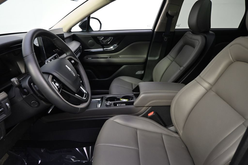 New 2026 Lincoln Corsair Premiere image 13