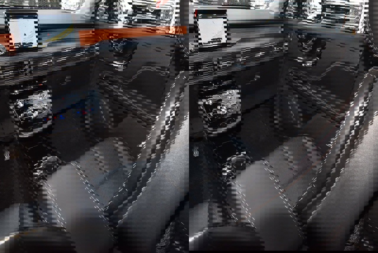 Used 2021 Lincoln Corsair Reserve w/ Equipment Group 201A image 17