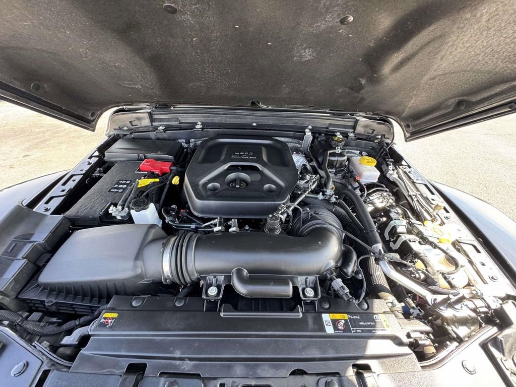 Used 2025 Jeep Wrangler Unlimited Rubicon AWD/4WD image 12