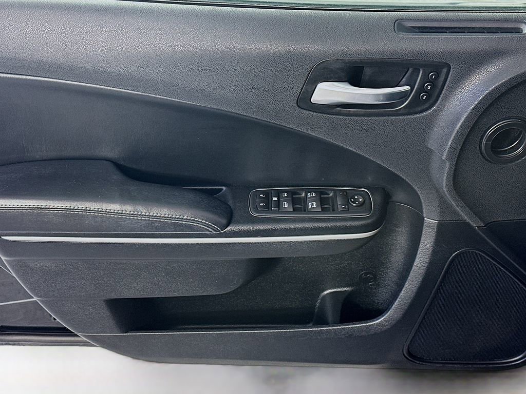 Used 2020 Dodge Charger SXT w/ Leather Interior Group image 25