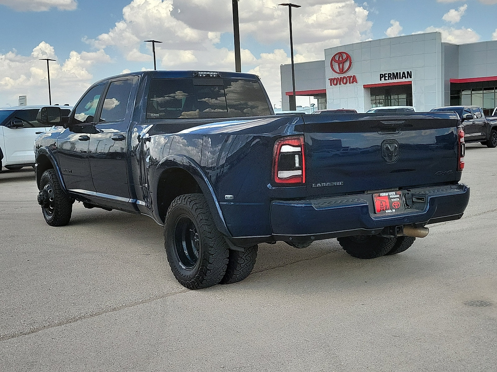 Used 2020 RAM 3500 Laramie w/ Night Edition AWD/4WD image 3