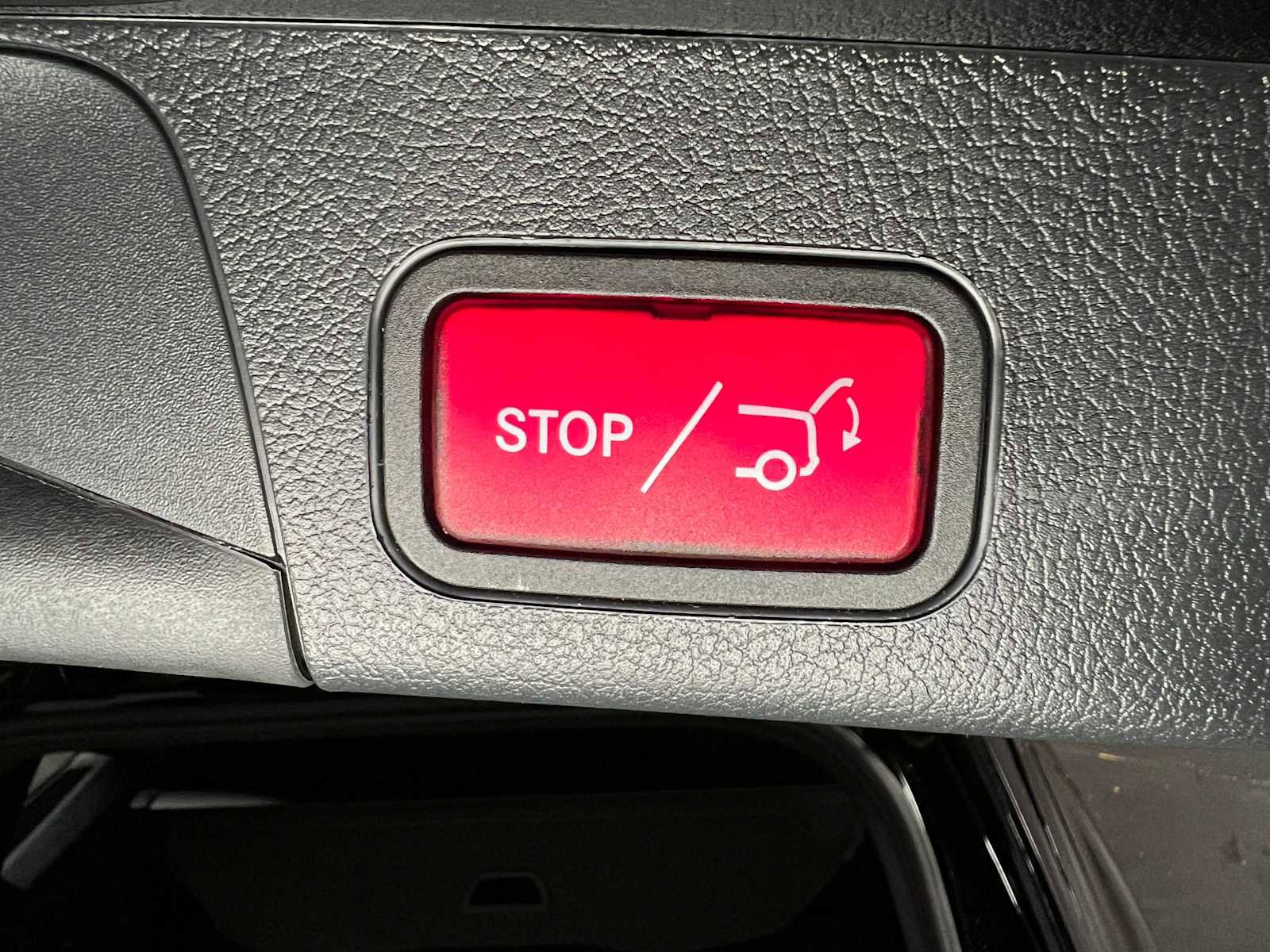 Used 2026 Mercedes-Benz GLB 250 4MATIC image 17