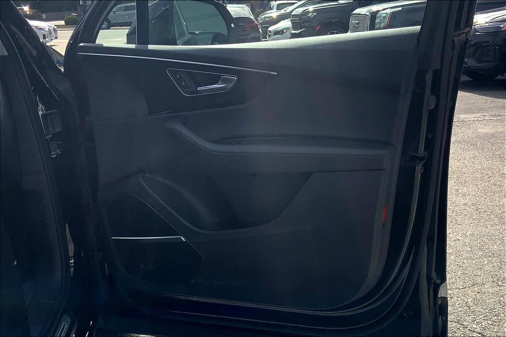 Used 2023 Audi Q7 3.0T Prestige image 23