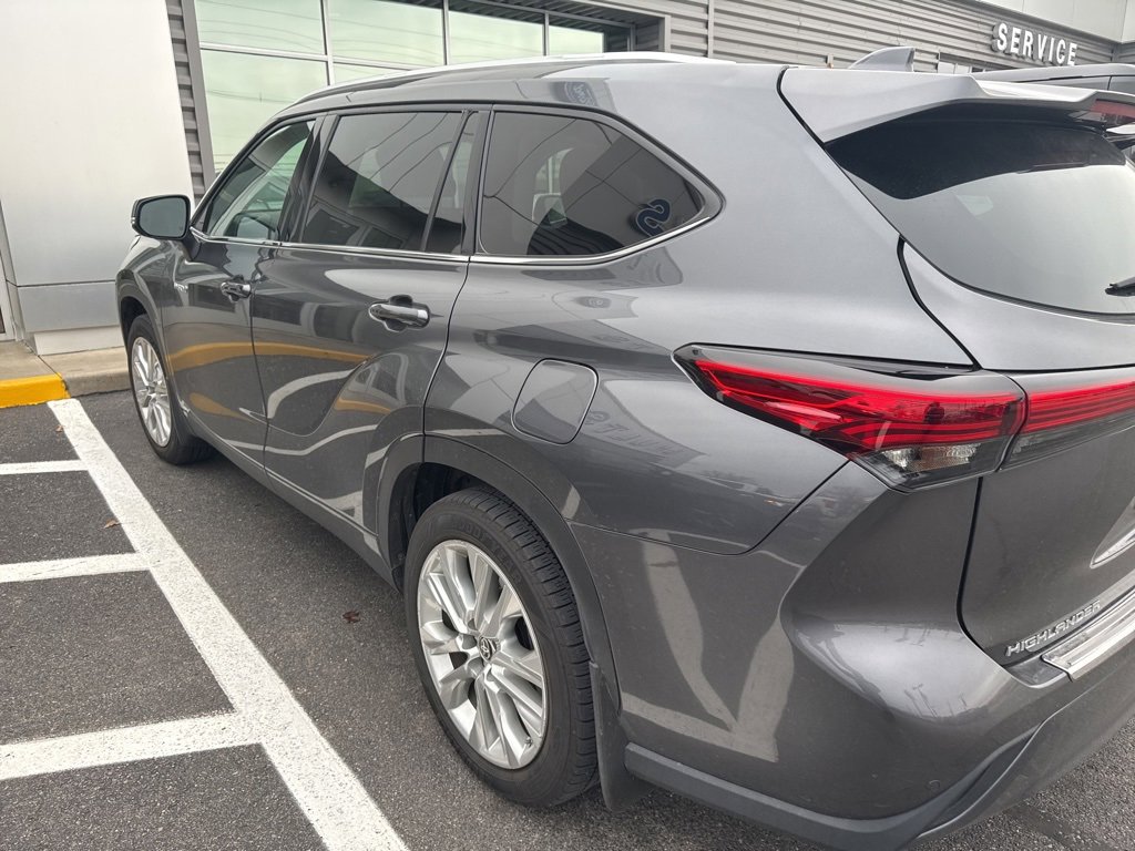 Used 2021 Toyota Highlander Limited image 8
