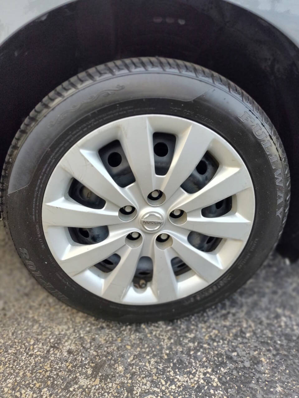 Used 2015 Nissan Leaf S FWD image 25