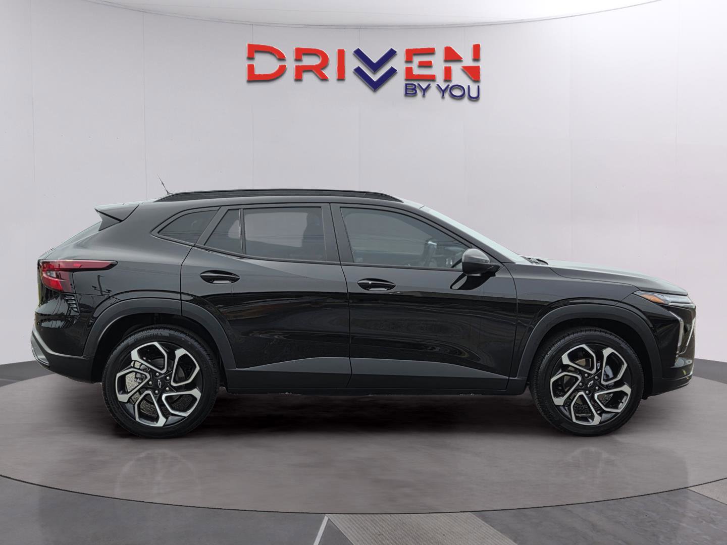 Used 2026 Chevrolet Trax RS w/ Sunroof Package FWD image 5