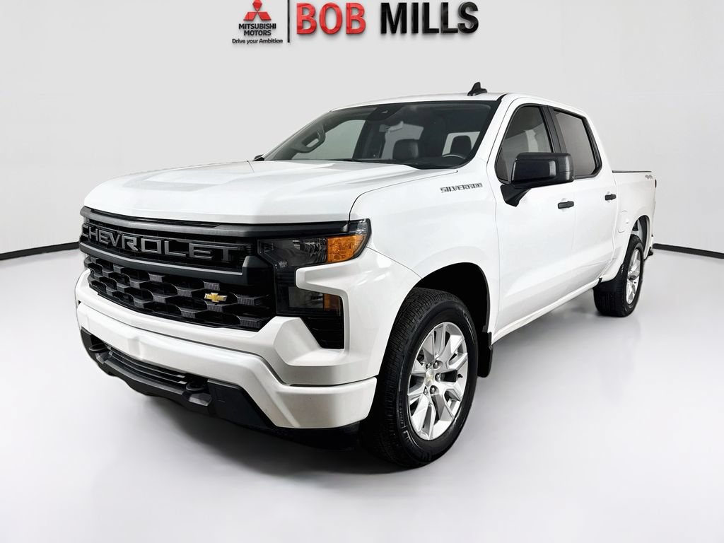 Used 2022 Chevrolet Silverado 1500 Custom AWD/4WD image 3