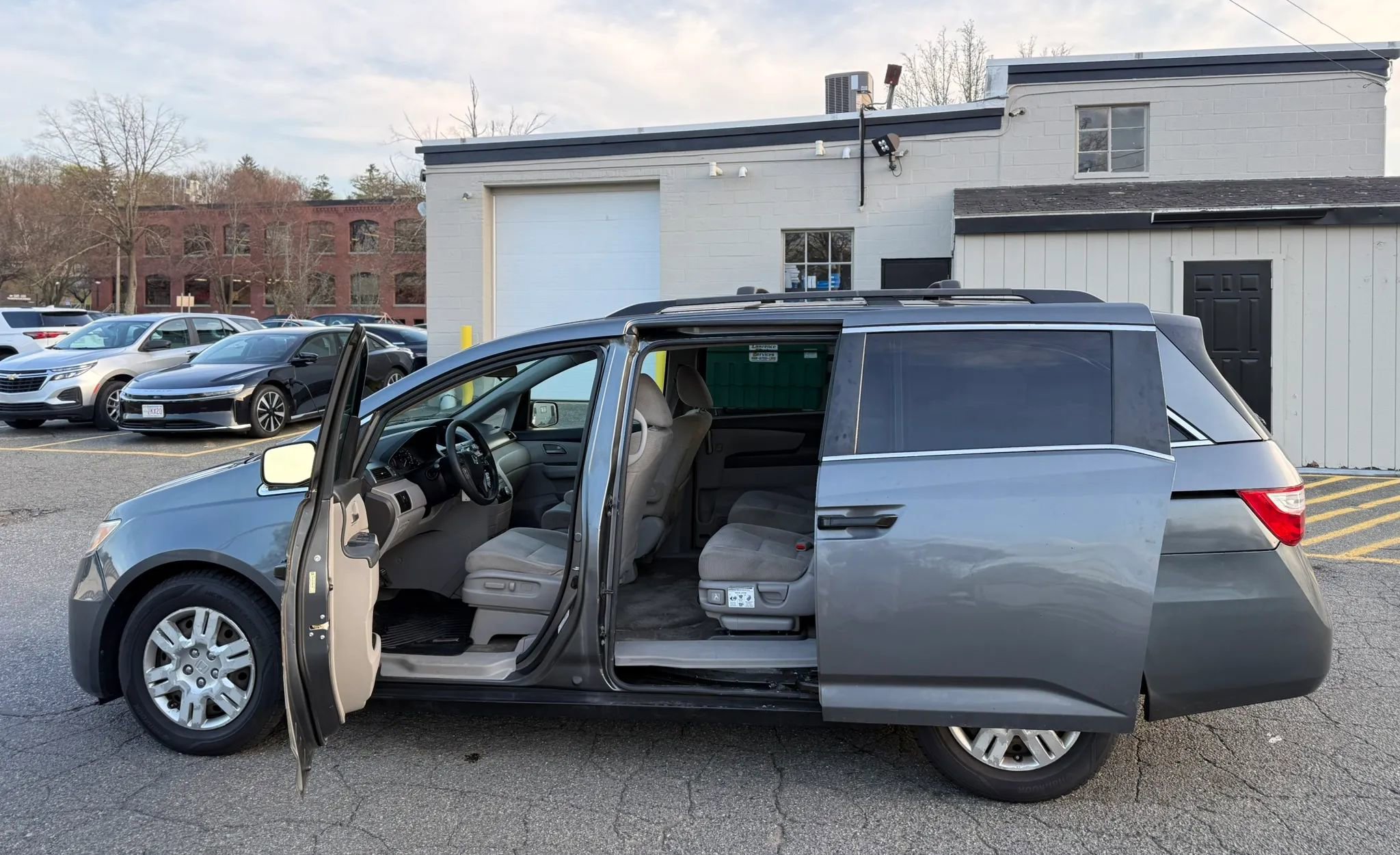Used 2013 Honda Odyssey LX image 9