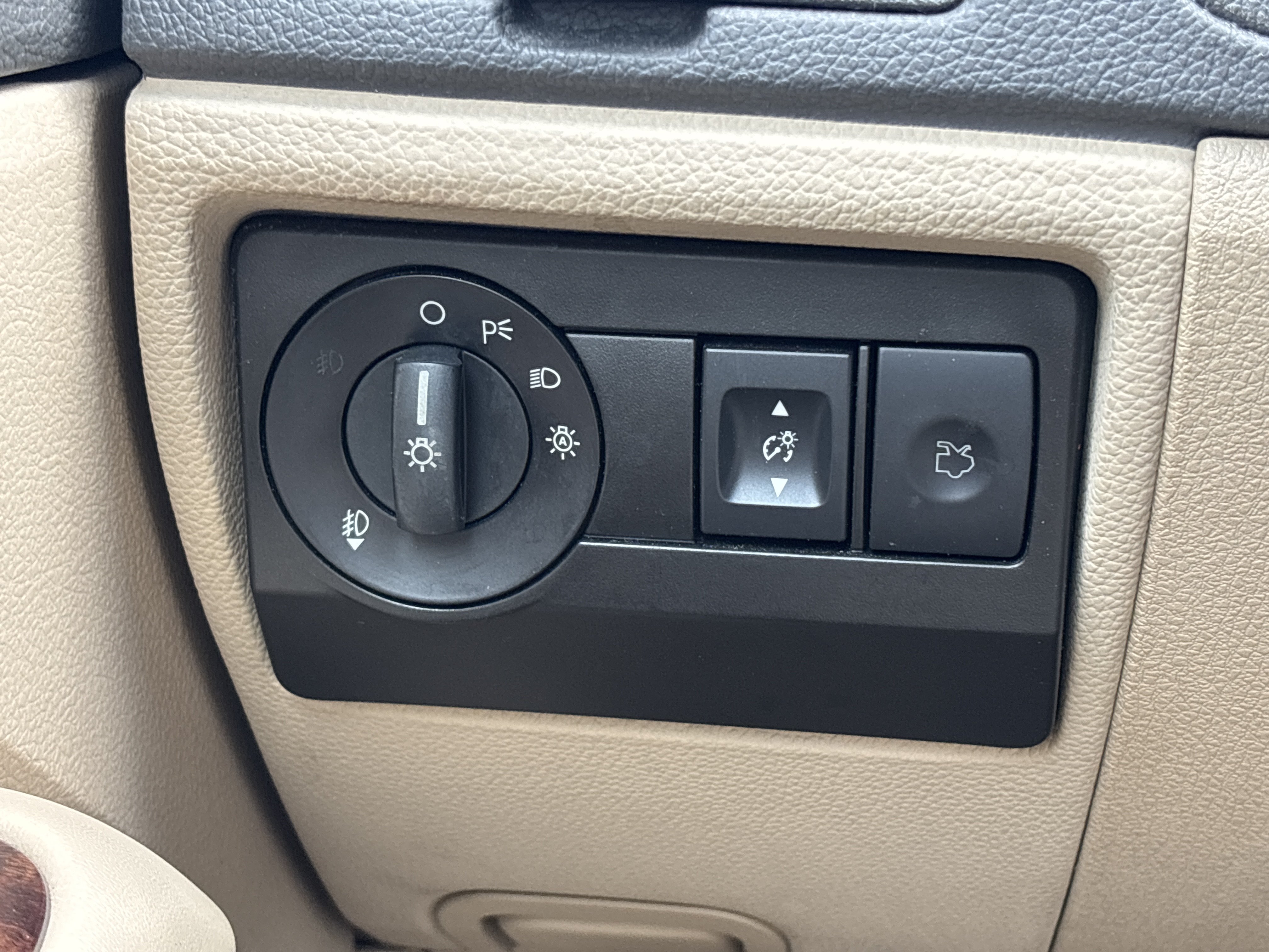 Used 2012 Ford Fusion SEL FWD image 8