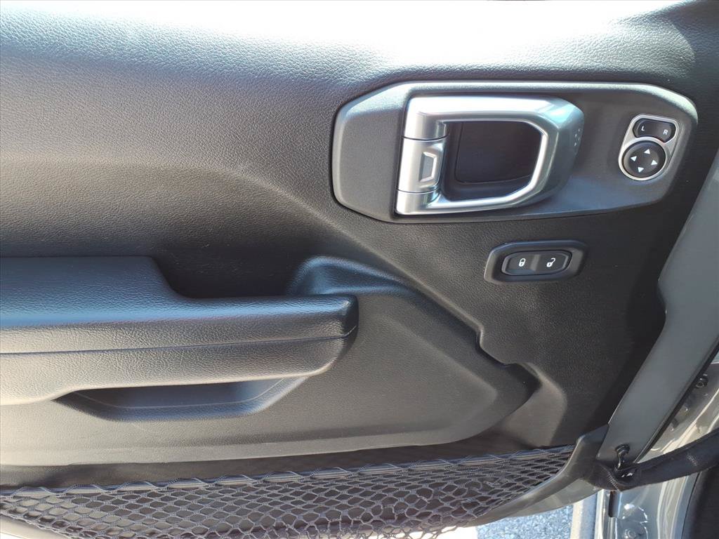 Used 2023 Jeep Gladiator Sport AWD/4WD image 19