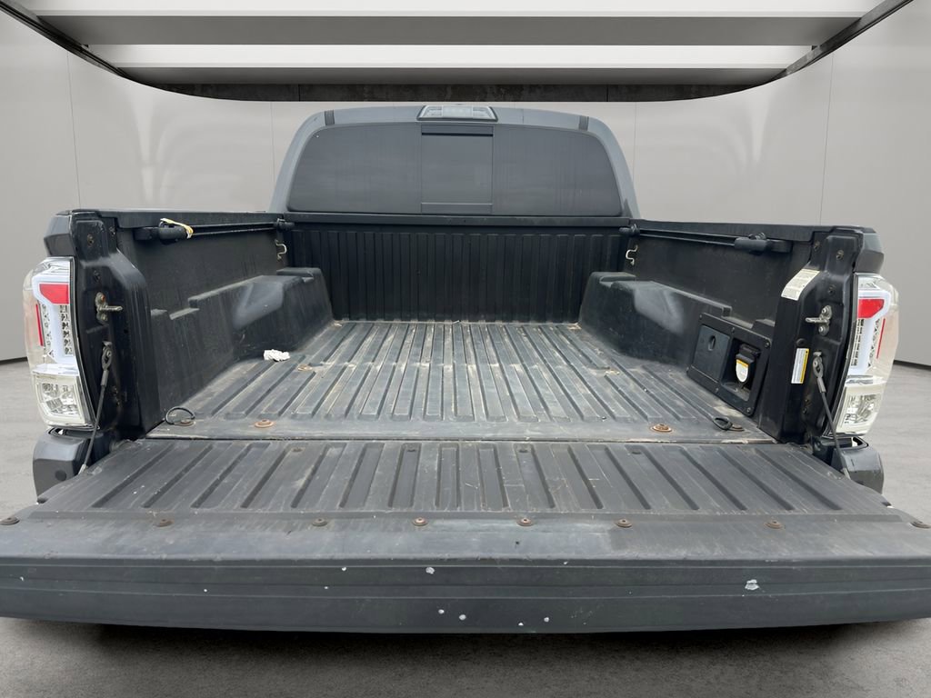 Used 2019 Toyota Tacoma TRD Off-Road w/ Technology Package image 9