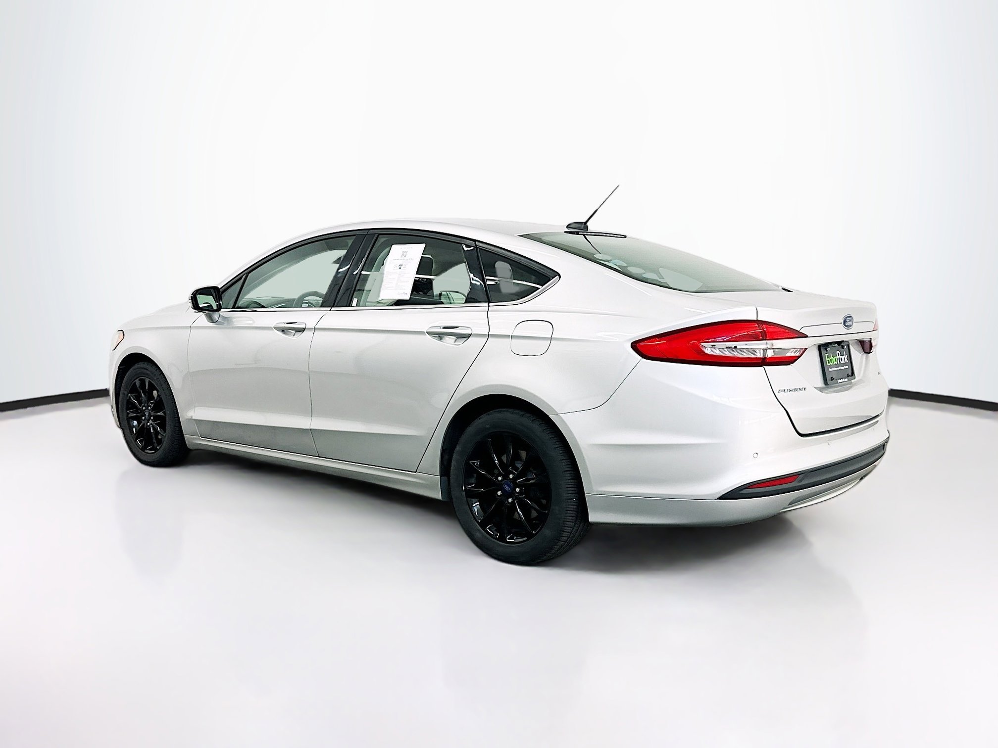 Used 2017 Ford Fusion SE image 5