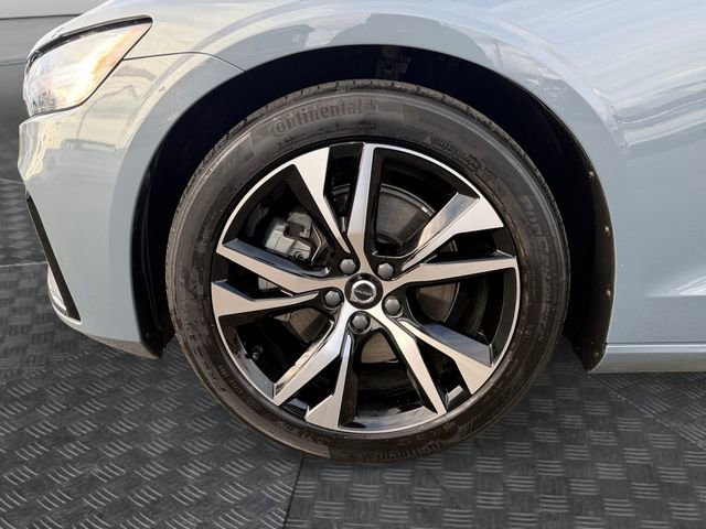 Used 2024 Volvo S60 B5 Core image 14