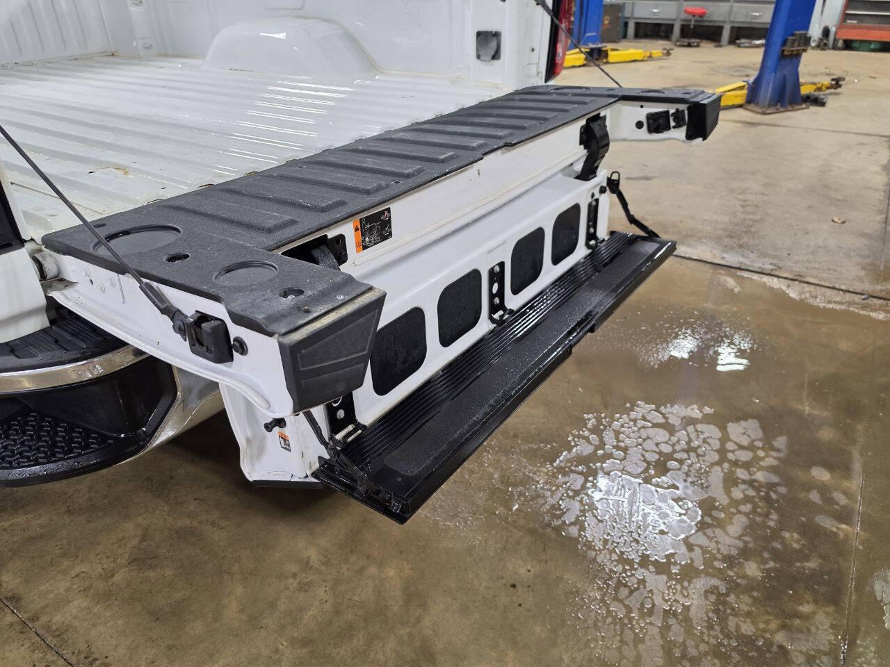 Used 2024 GMC Sierra 3500 SLE w/ SLE Convenience Package AWD/4WD image 17