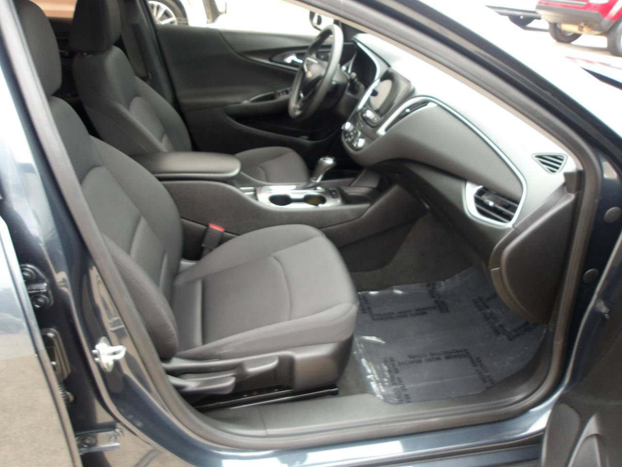 Used 2020 Chevrolet Malibu LS w/ LPO, Convenience Package 2 FWD image 10