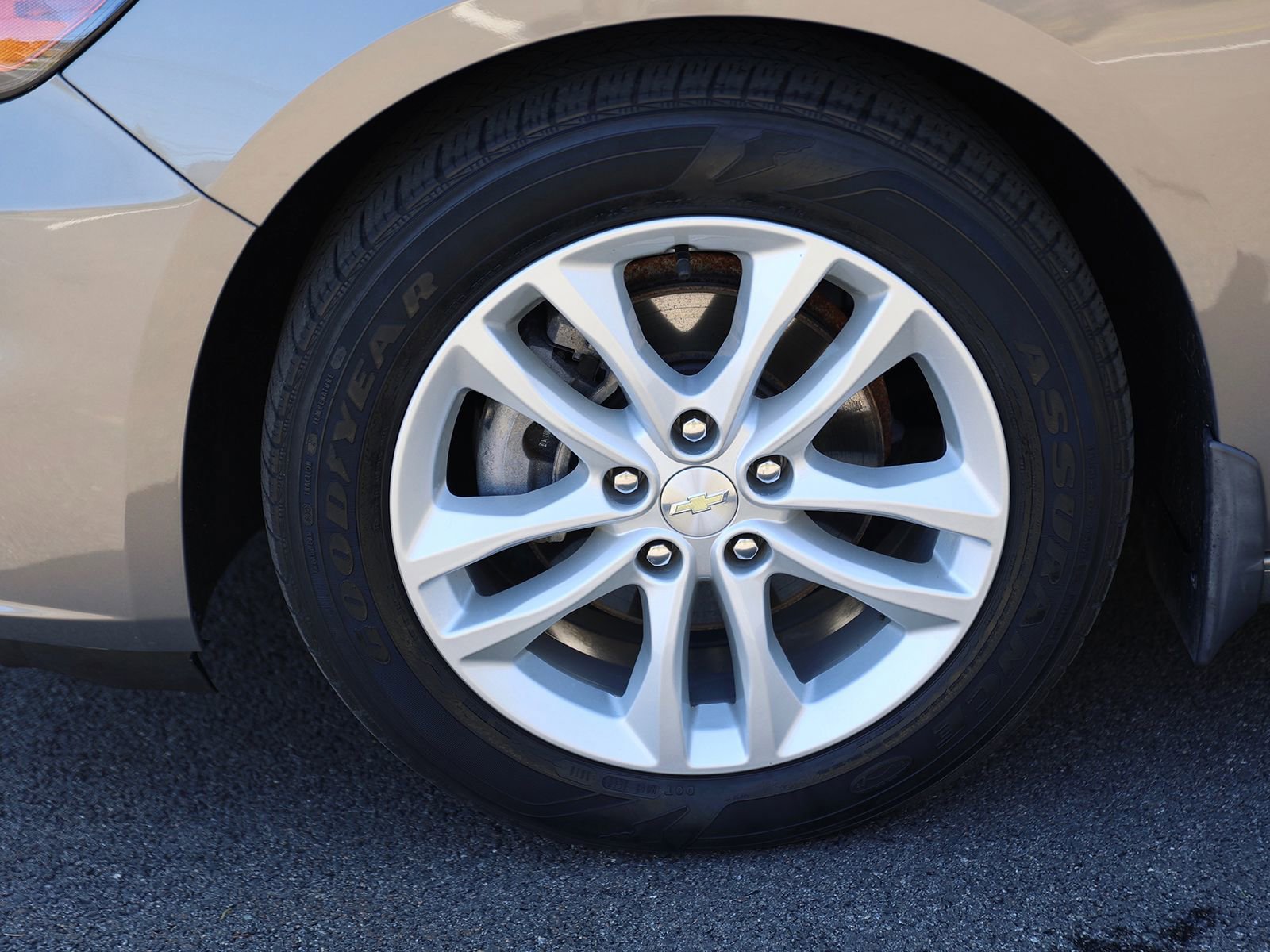 Used 2017 Chevrolet Malibu LT image 11