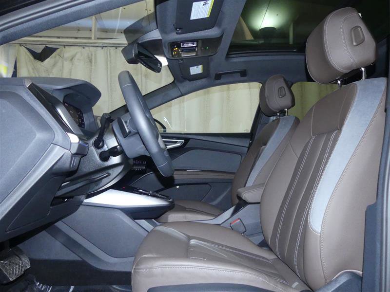 Used 2025 Audi Q4 e-tron Premium Plus w/ Premium Plus AWD/4WD image 21
