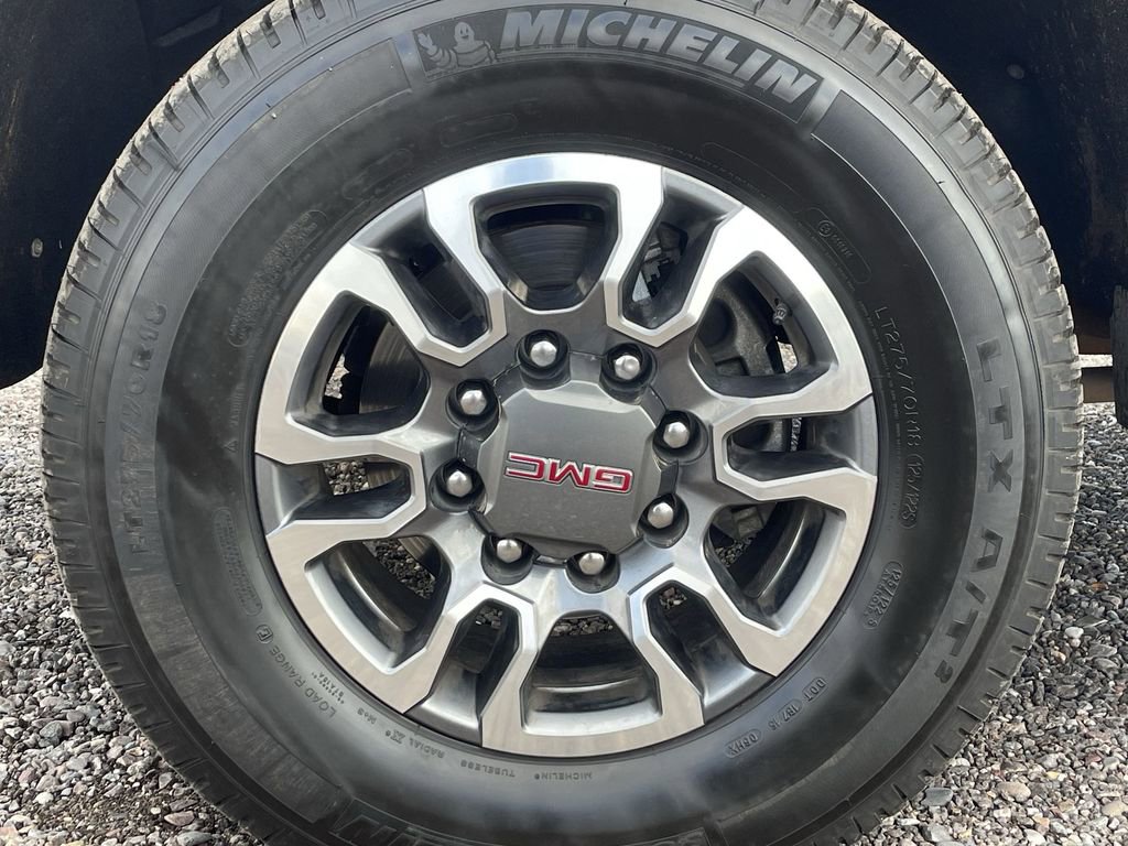 Used 2025 GMC Sierra 2500 SLT w/ SLT Convenience Package image 32