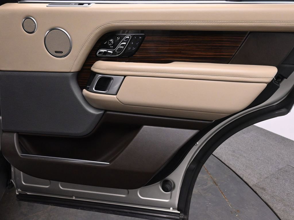 Used 2019 Land Rover Range Rover Long Wheelbase Autobiography image 23