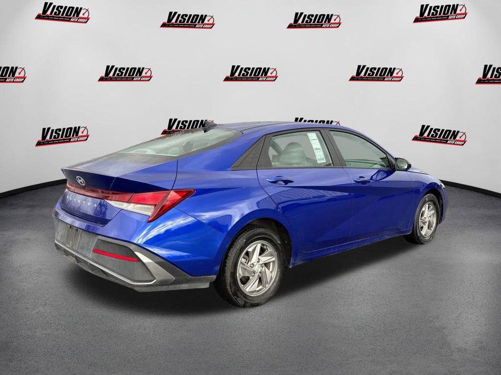 Certified 2024 Hyundai Elantra SE image 5