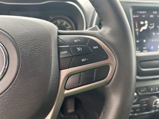 Used 2022 Jeep Cherokee Latitude Lux w/ Sun & Sound Group AWD/4WD image 18