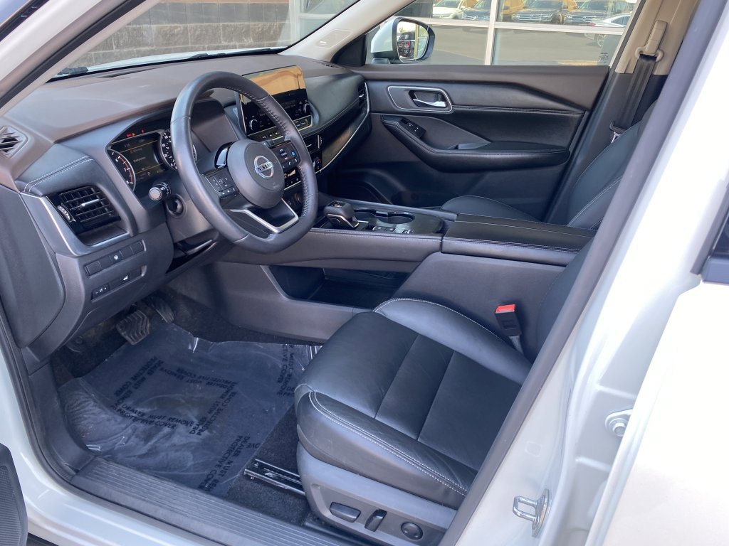 Used 2021 Nissan Rogue SL w/ Premium Package image 16