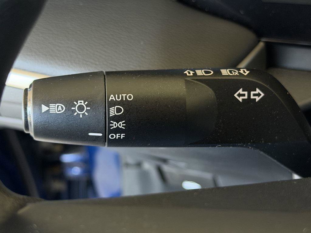 Used 2025 Nissan Kicks S image 18