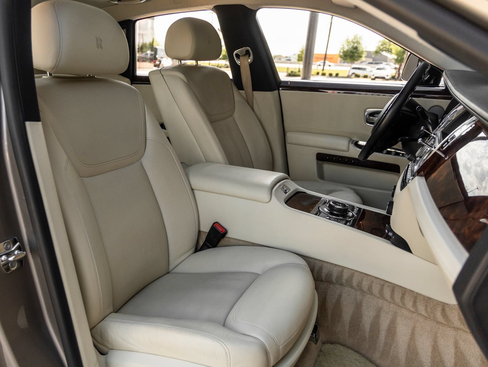 Used 2015 Rolls-Royce Ghost RWD image 49