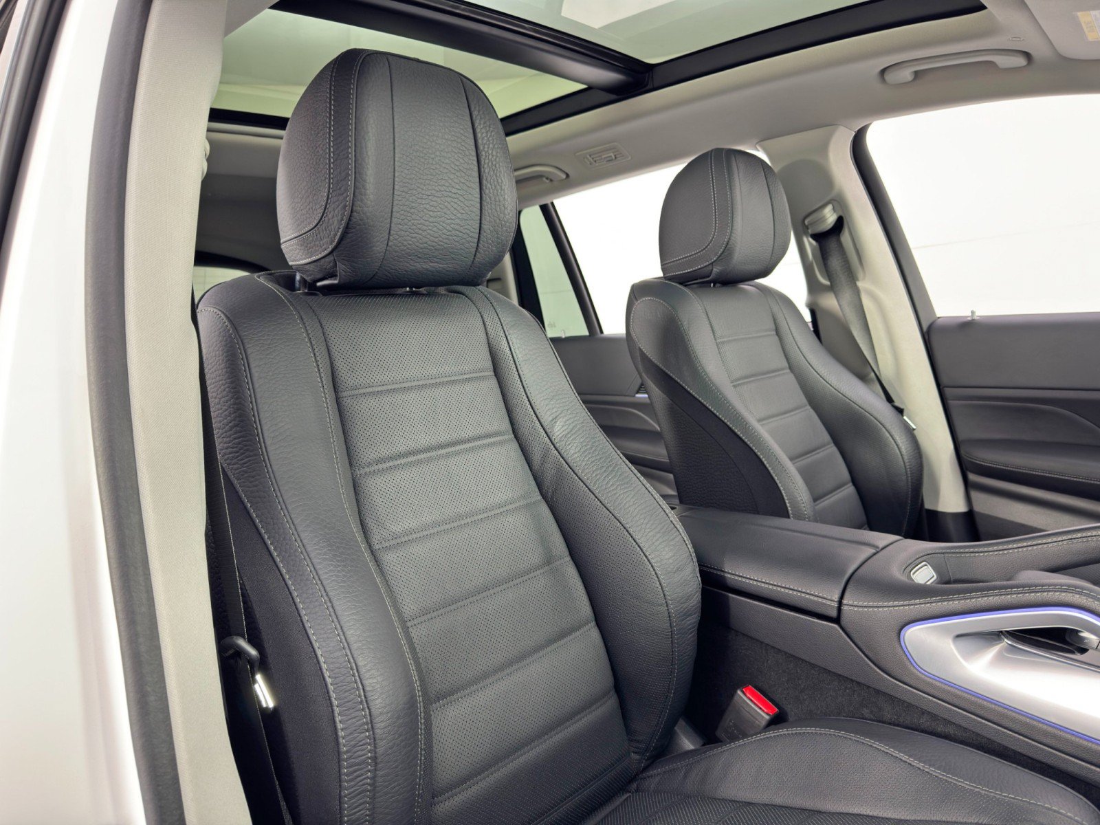 Used 2024 Mercedes-Benz GLS 580 4MATIC image 47