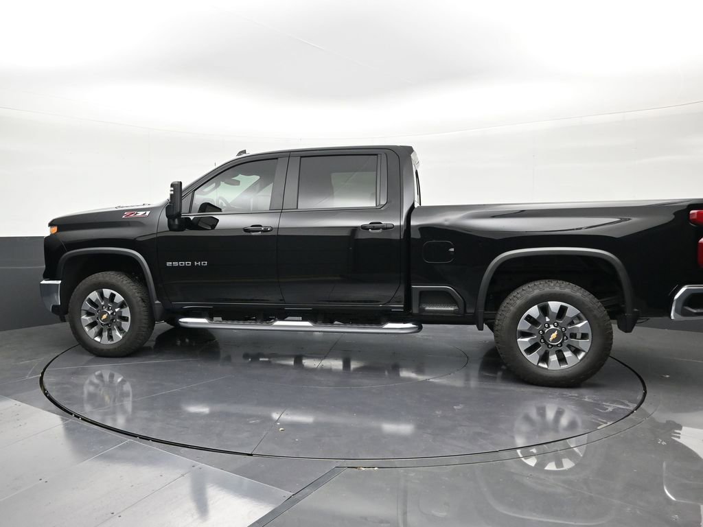 Used 2026 Chevrolet Silverado 2500 LT image 2